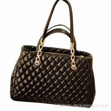 Handbag, comes in black